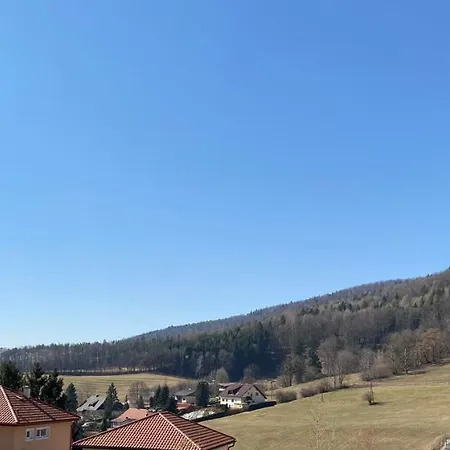 Schönes Mit Terrasse, Mitten Im Grünen *