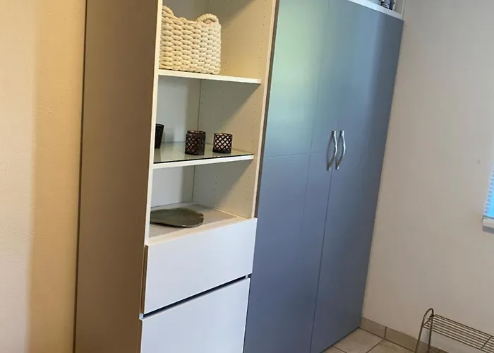 Schönes Mit Terrasse, Mitten Im Grünen